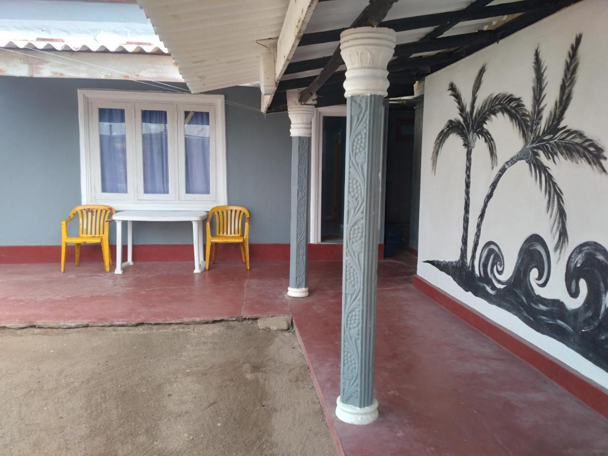 Happy Beach Guest House Hambantota Exterior foto